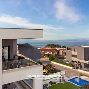 Penthouse Panorama Deluxe In Apartment Malinska